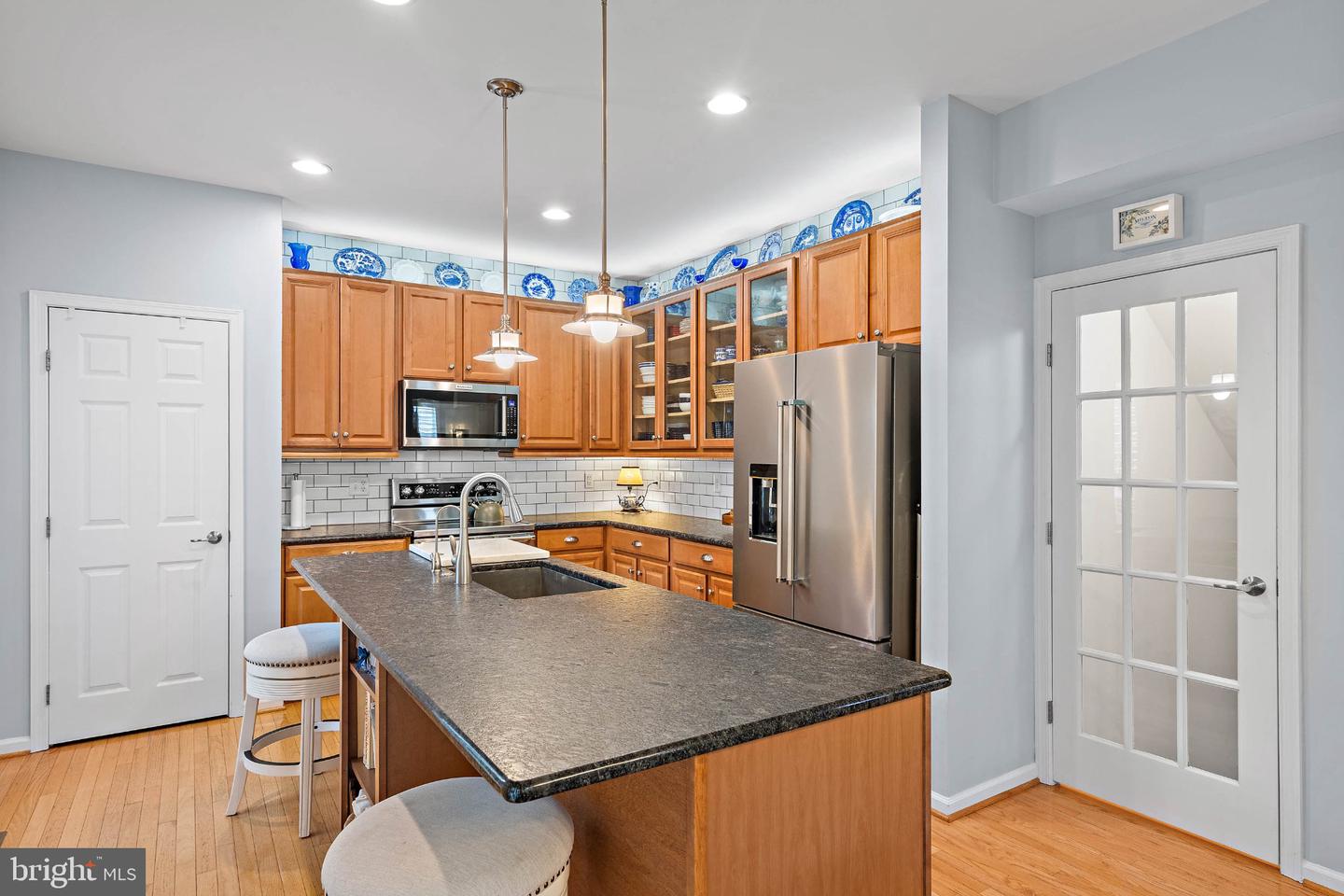 listing image
