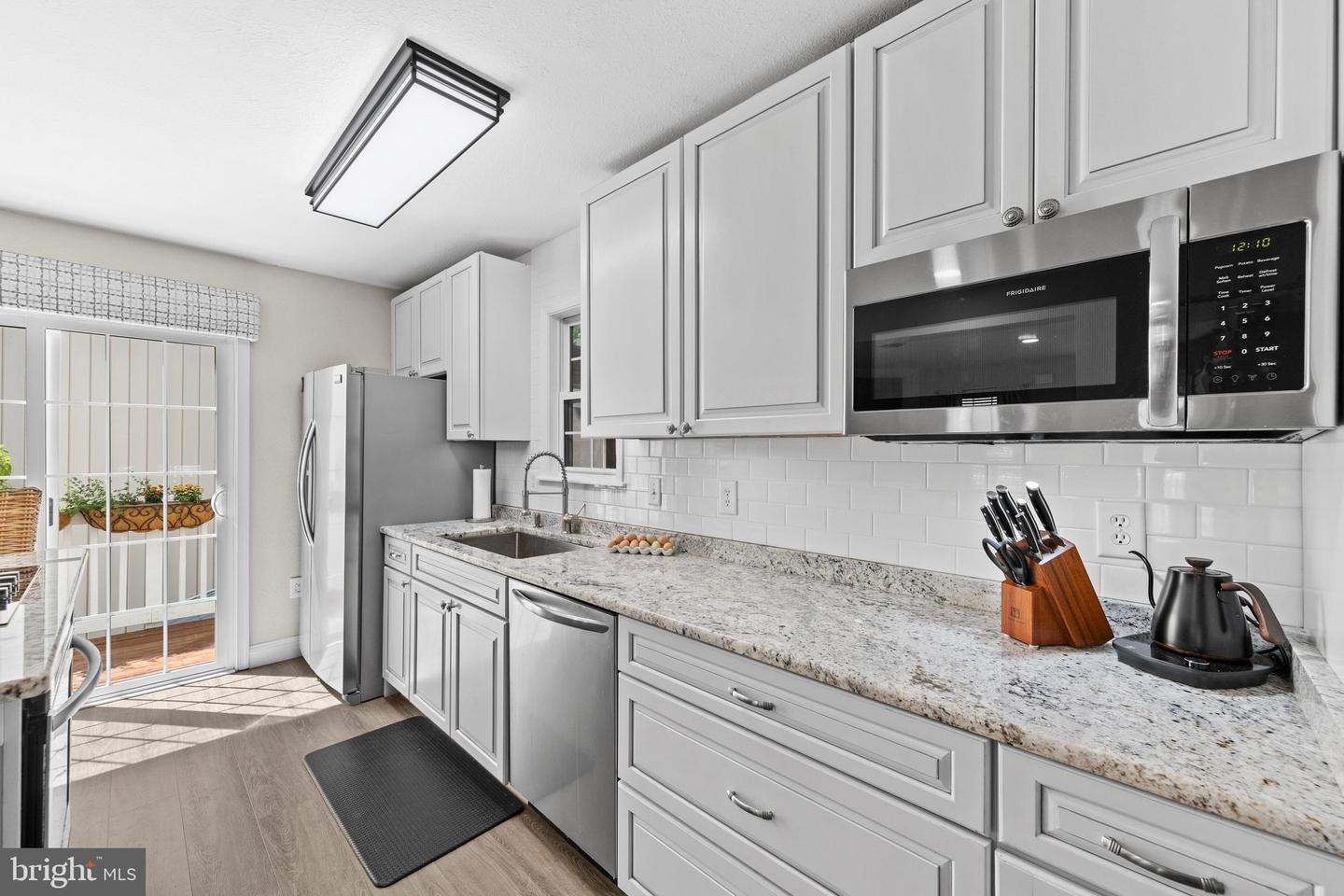 listing image