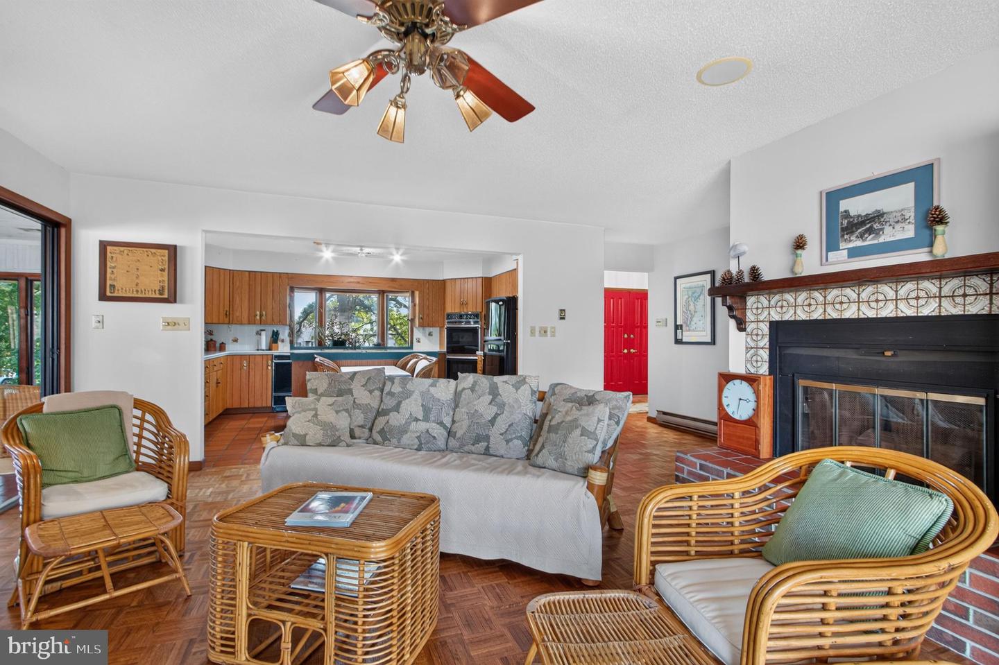 listing image