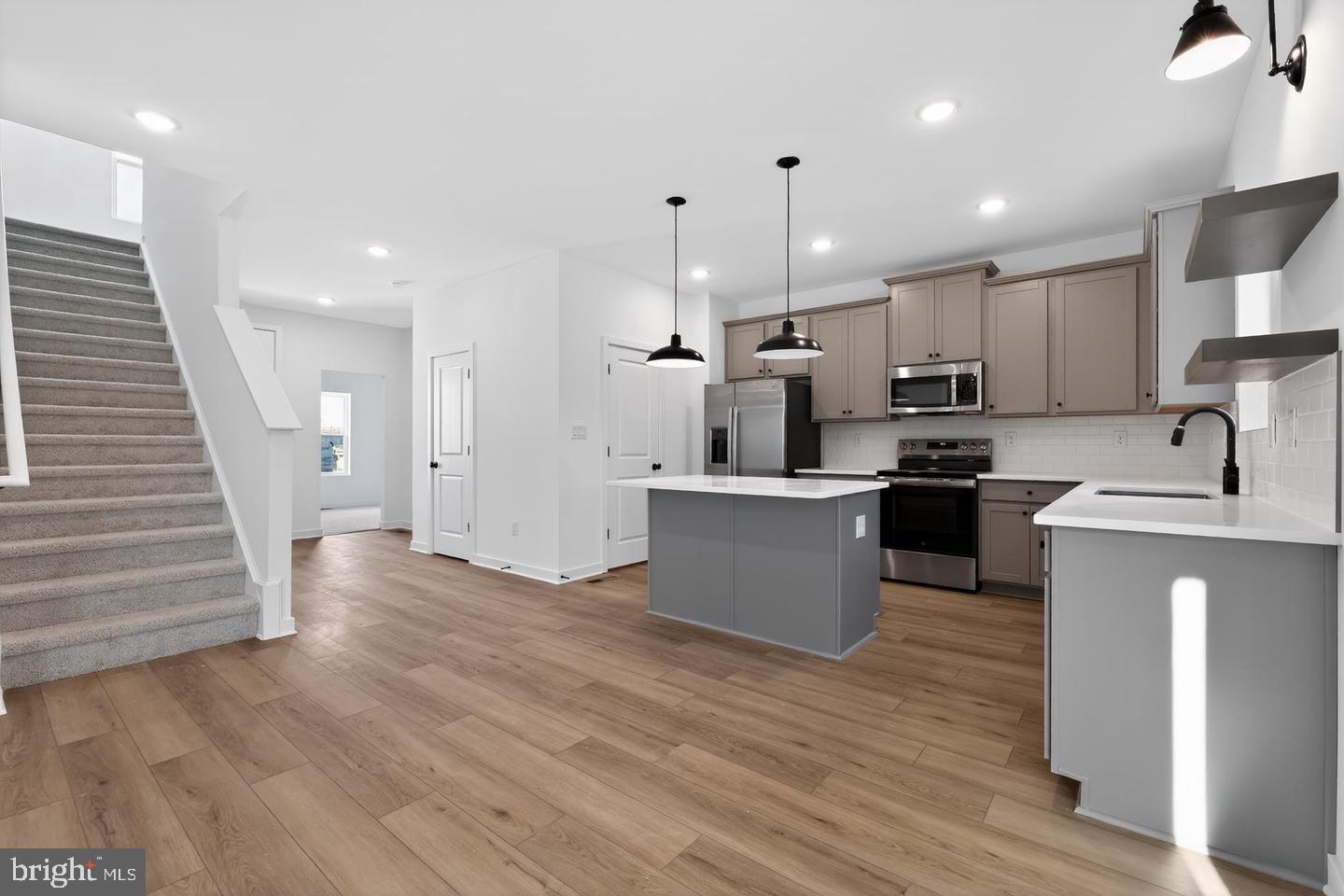 listing image