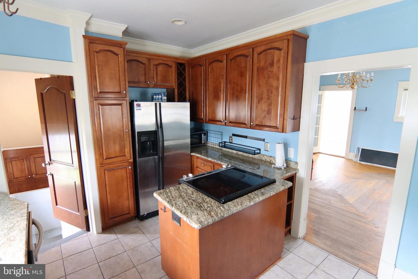 listing image