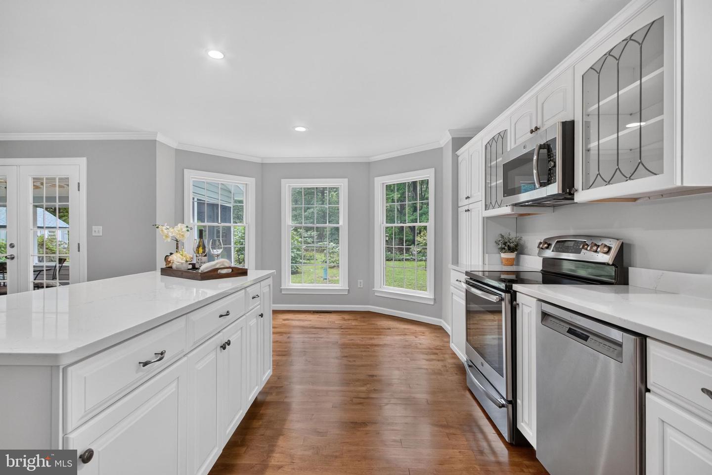 listing image