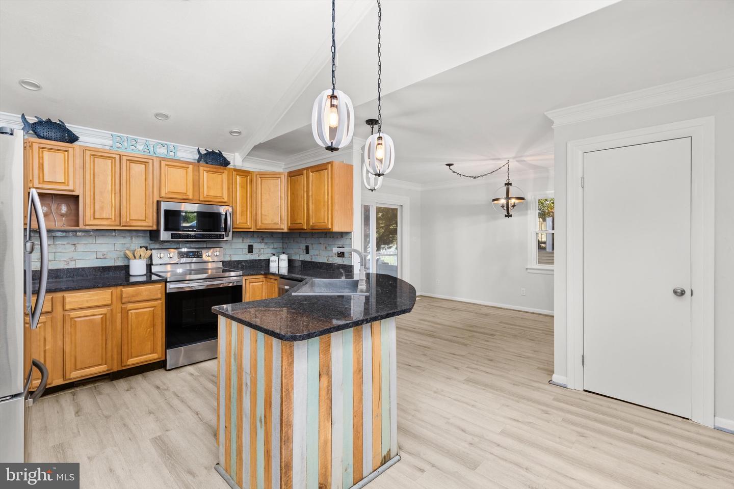 listing image