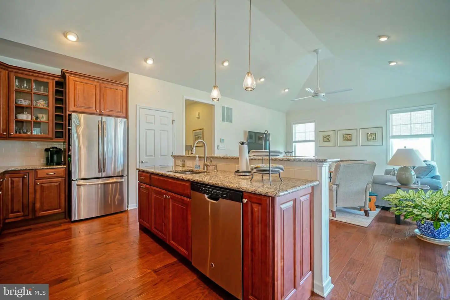 listing image