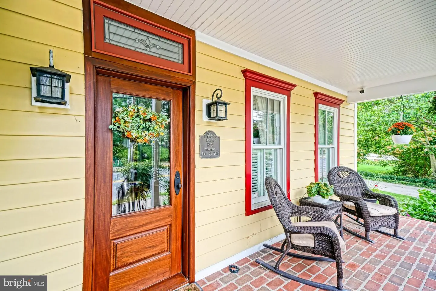 listing image
