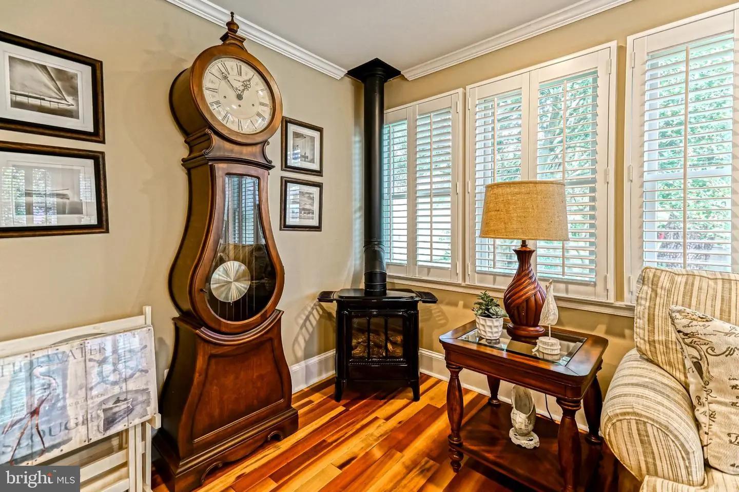 listing image