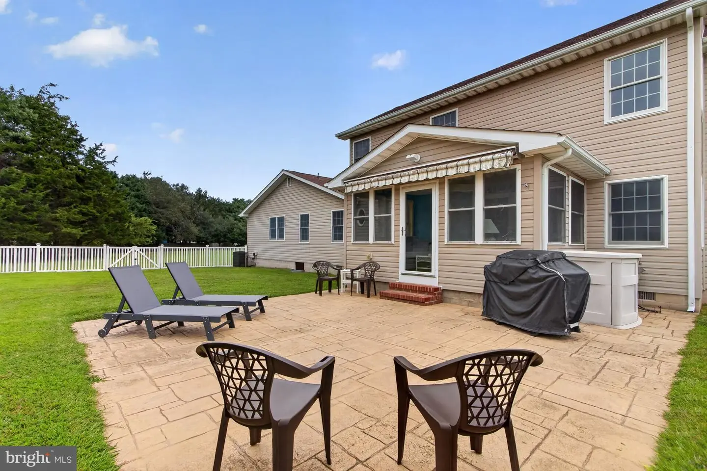 listing image