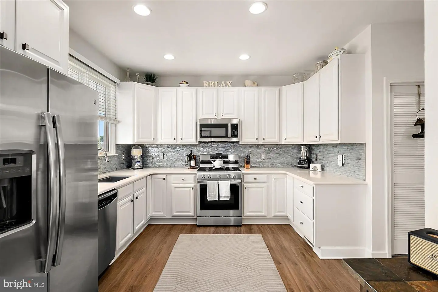listing image