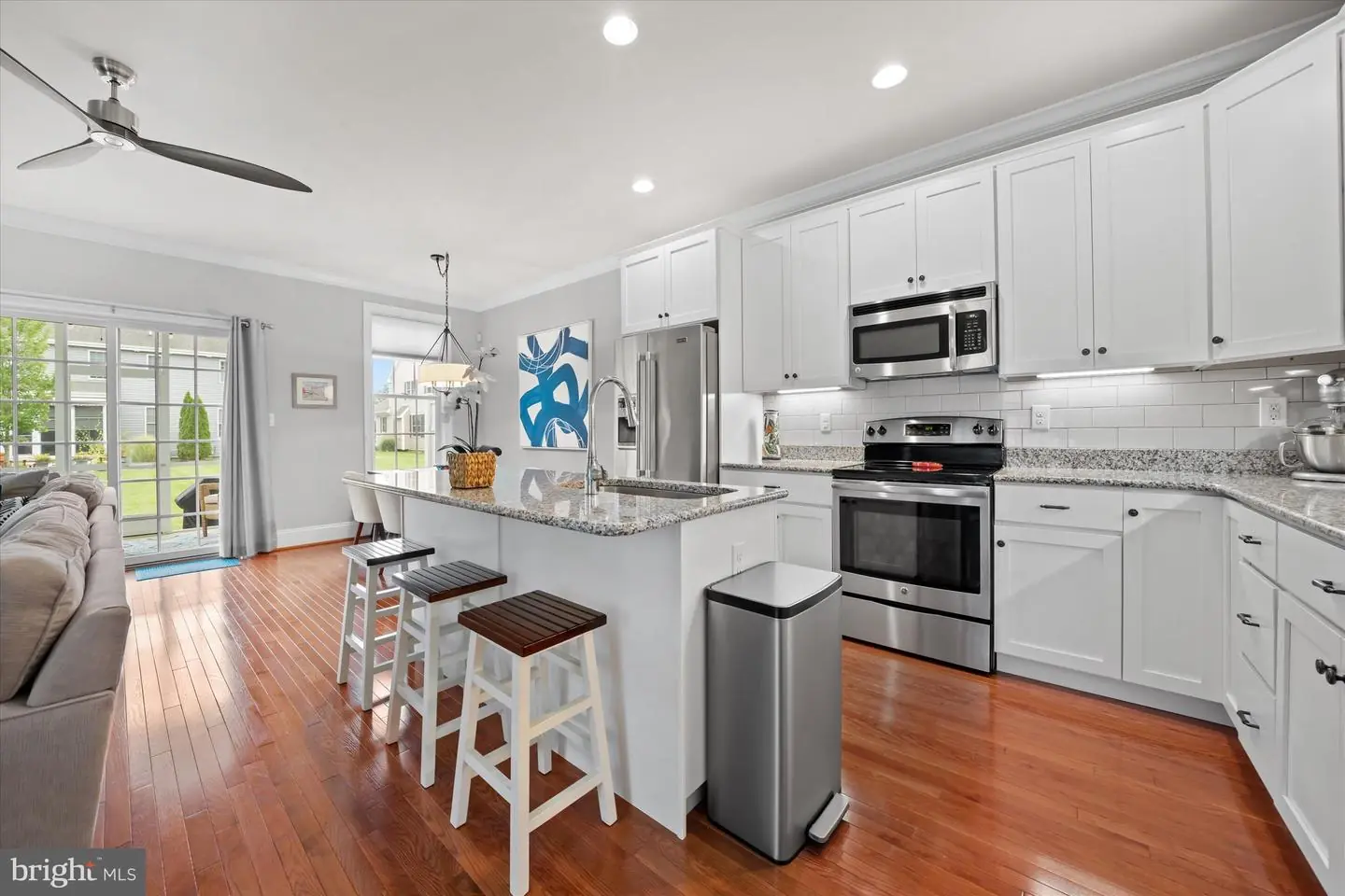 listing image