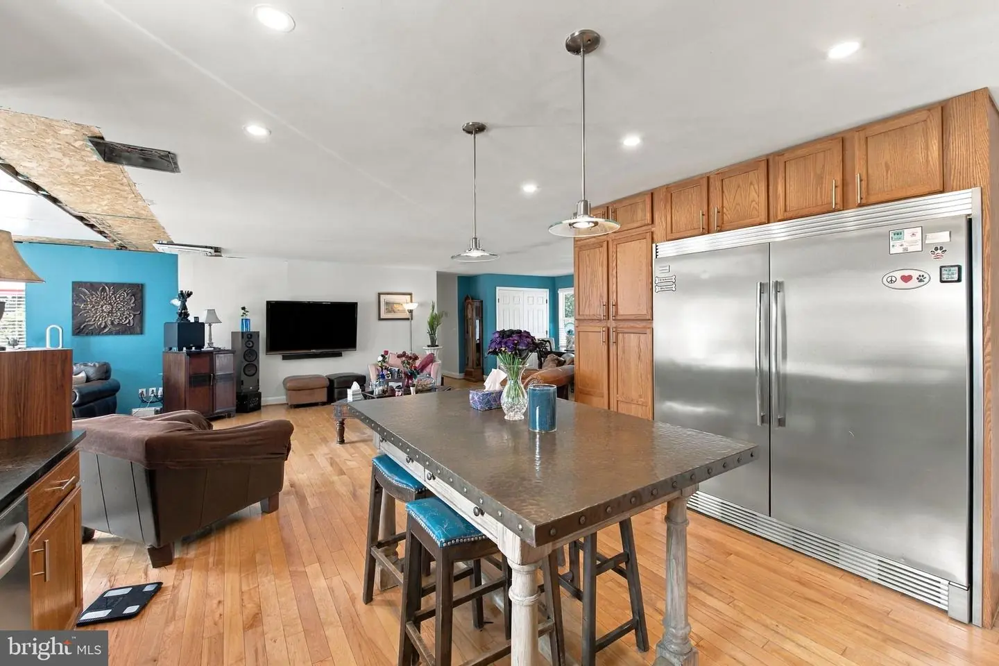 listing image
