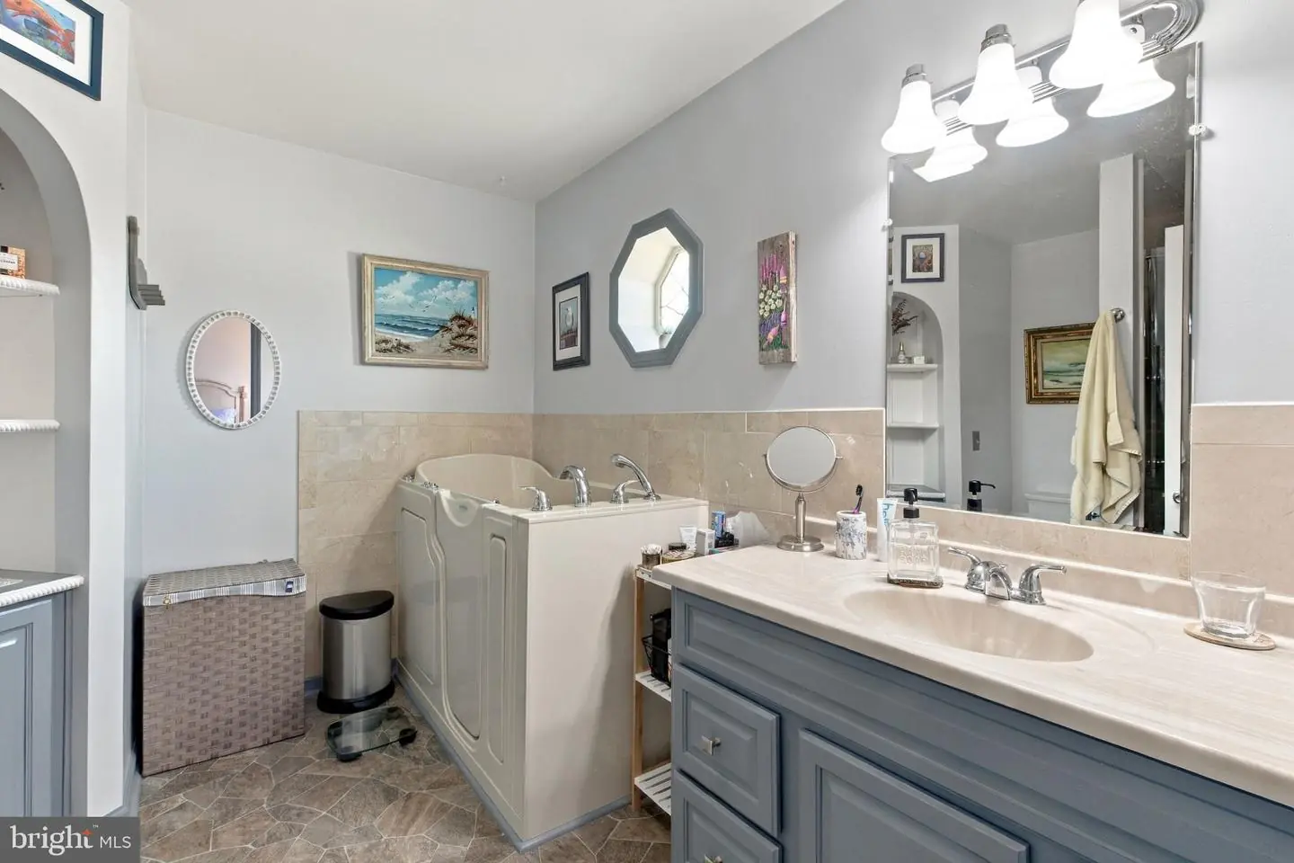 listing image