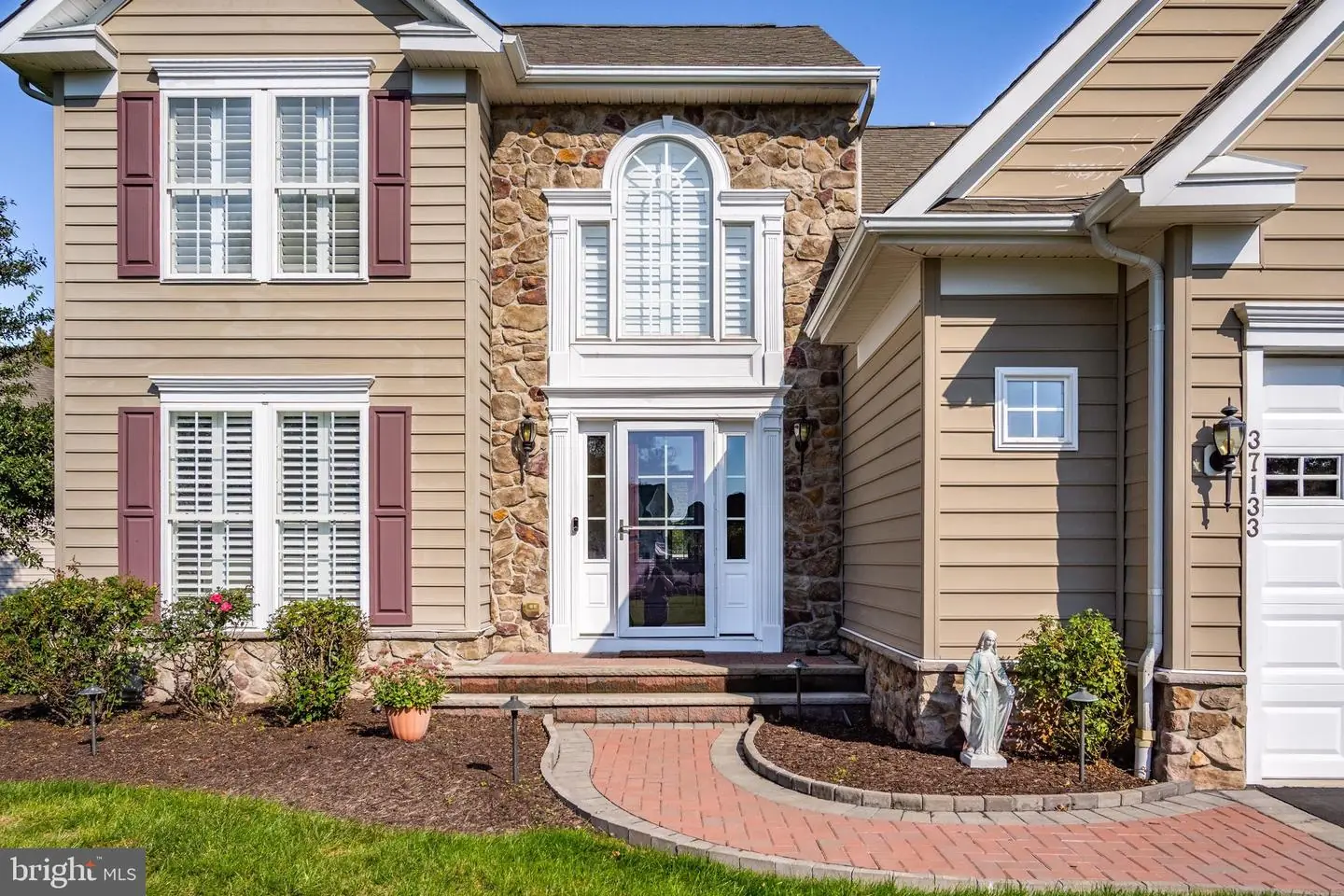 listing image