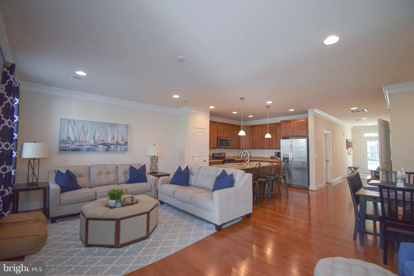 listing image