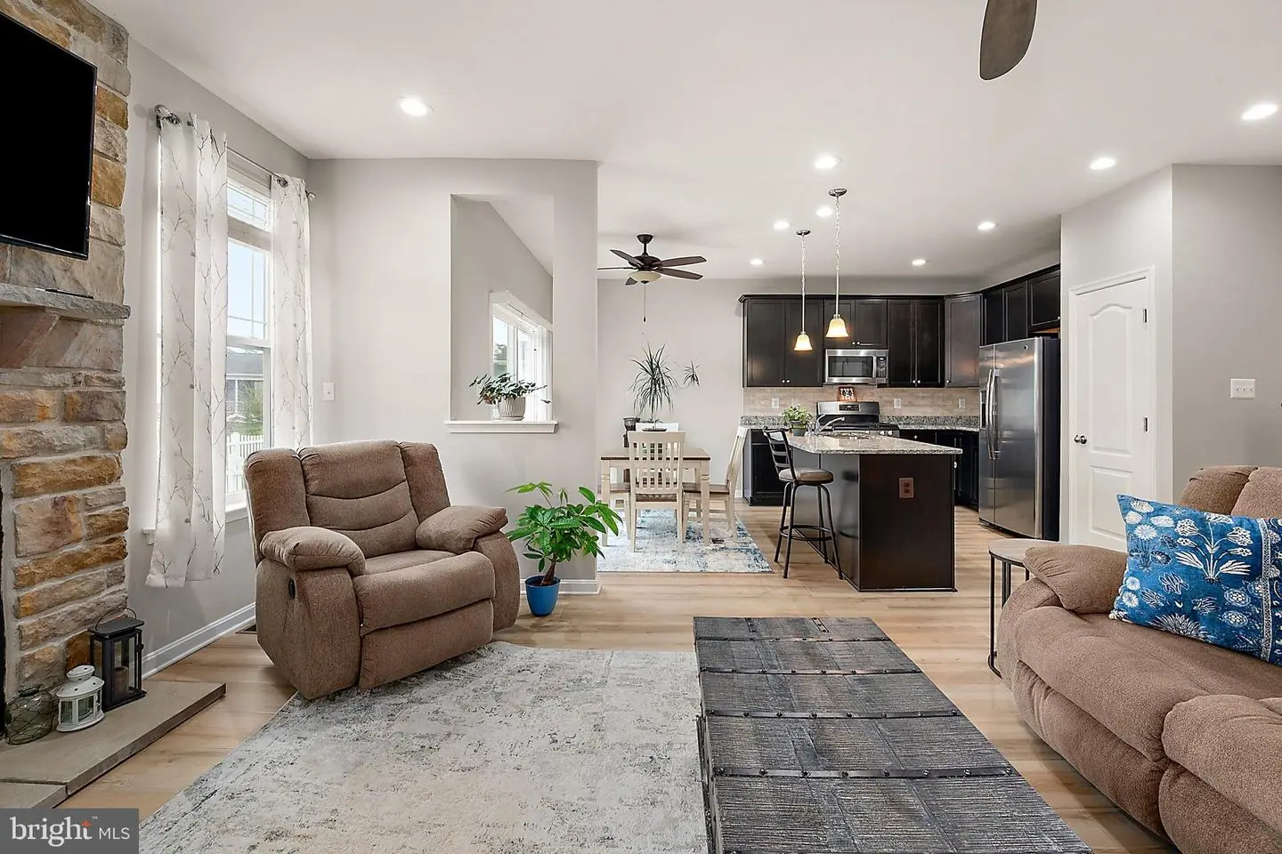 listing image