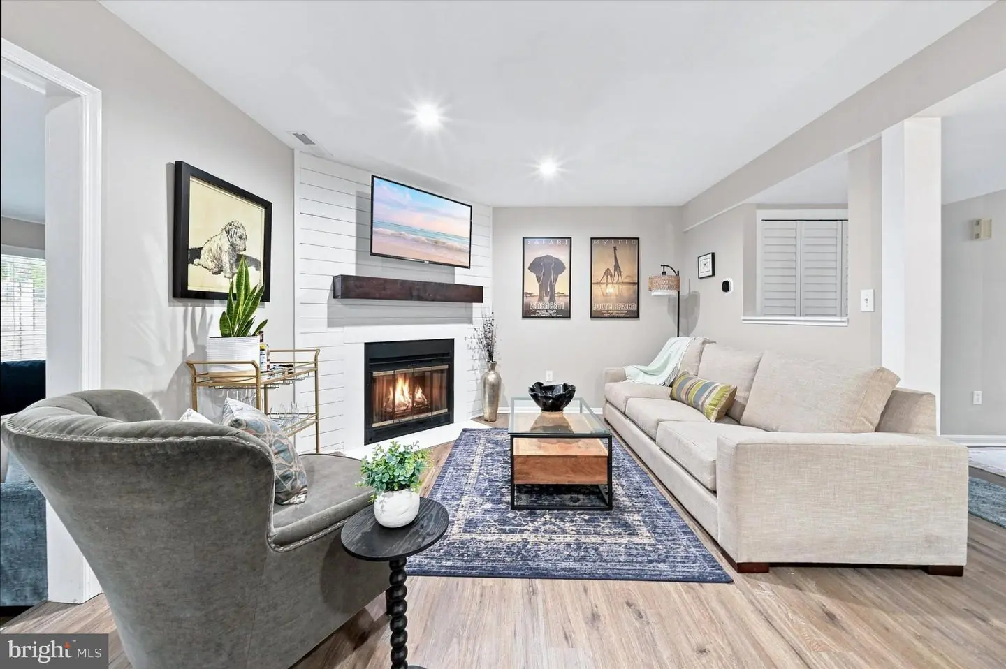 listing image