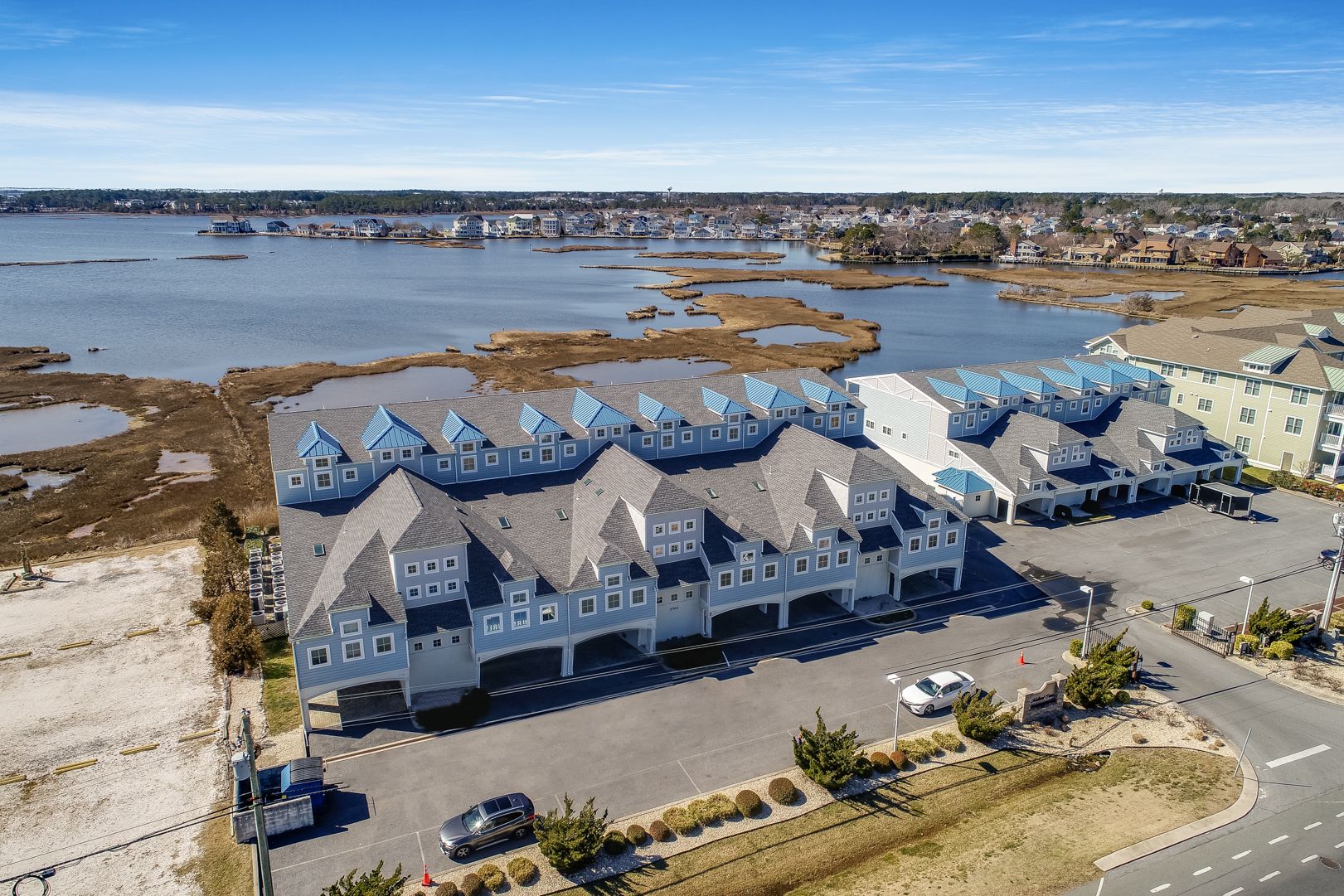 37304_drone TURNKEY, TWO-LEVEL, BAYFRONT PENTOUSE RESIDENCE WITH BREATHTAKING SUNSETS! - Jack Lingo REALTOR