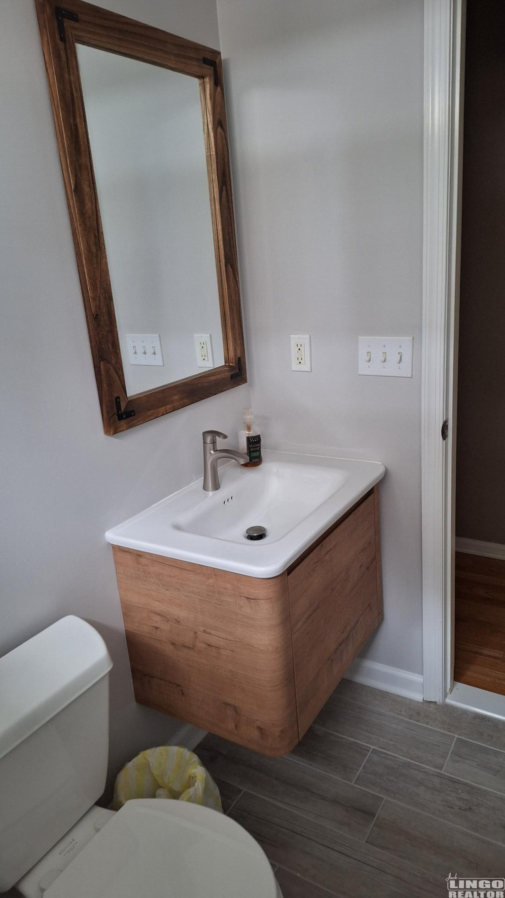 1599940899306050713 6 MAASS LANE  Rental Property