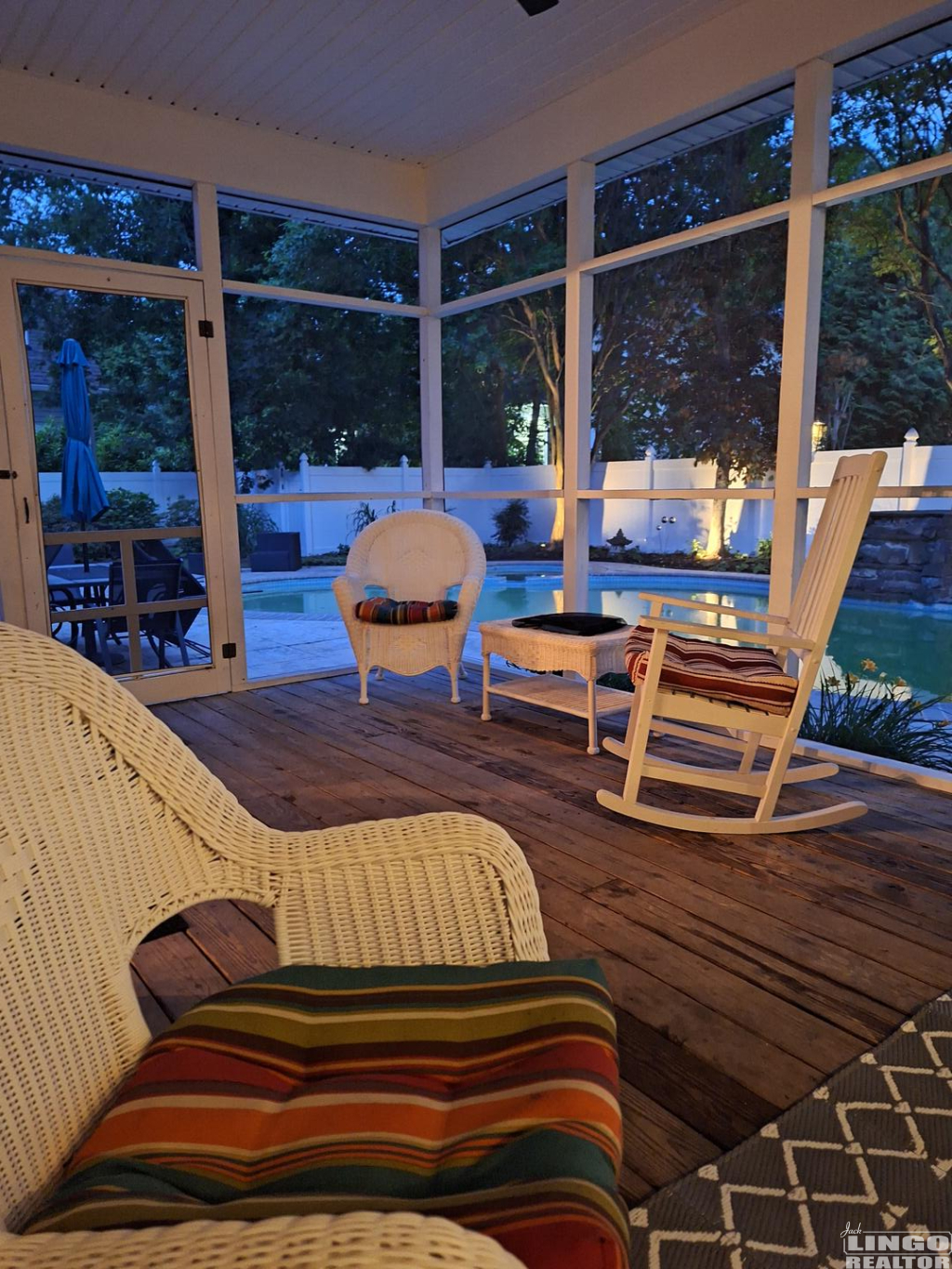 7406883666615884399 6 MAASS LANE  Rental Property