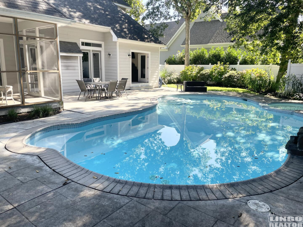 IMG_4017 6 MAASS LANE  Rental Property