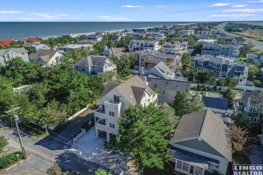 beach32ar 32 BEACH AVENUE  Rental Property