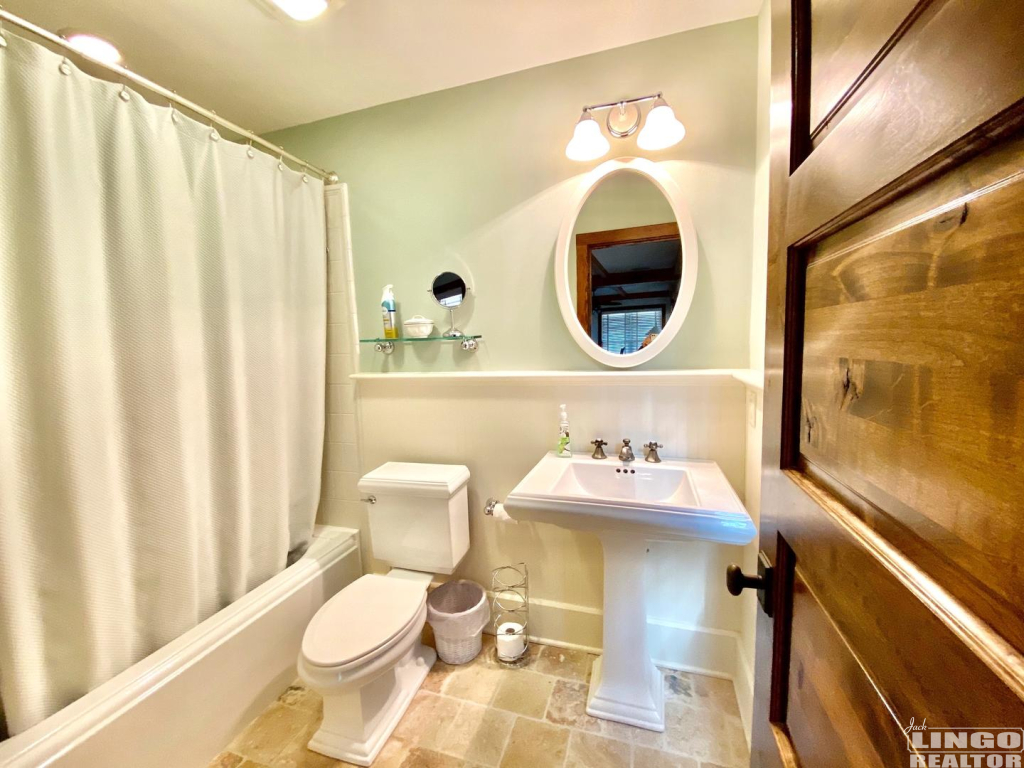 endlessviewbathroom1st+fl 33 ENDLESS VIEW Rental Property