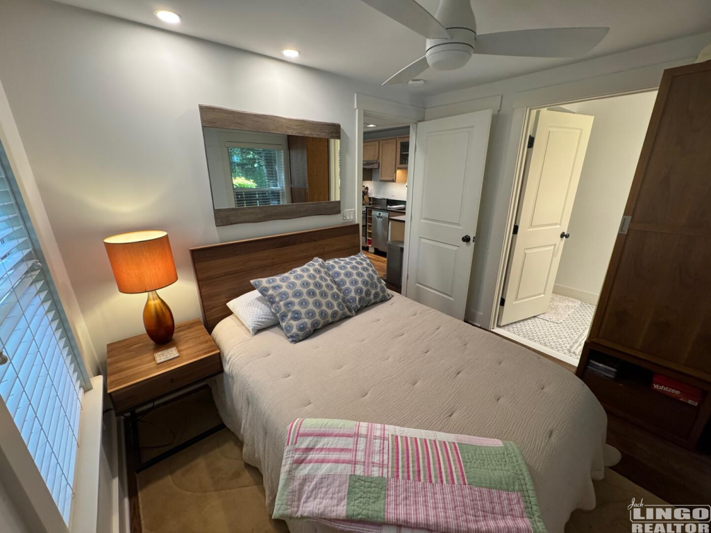image12 164 HENLOPEN AVENUE #2  Rental Property
