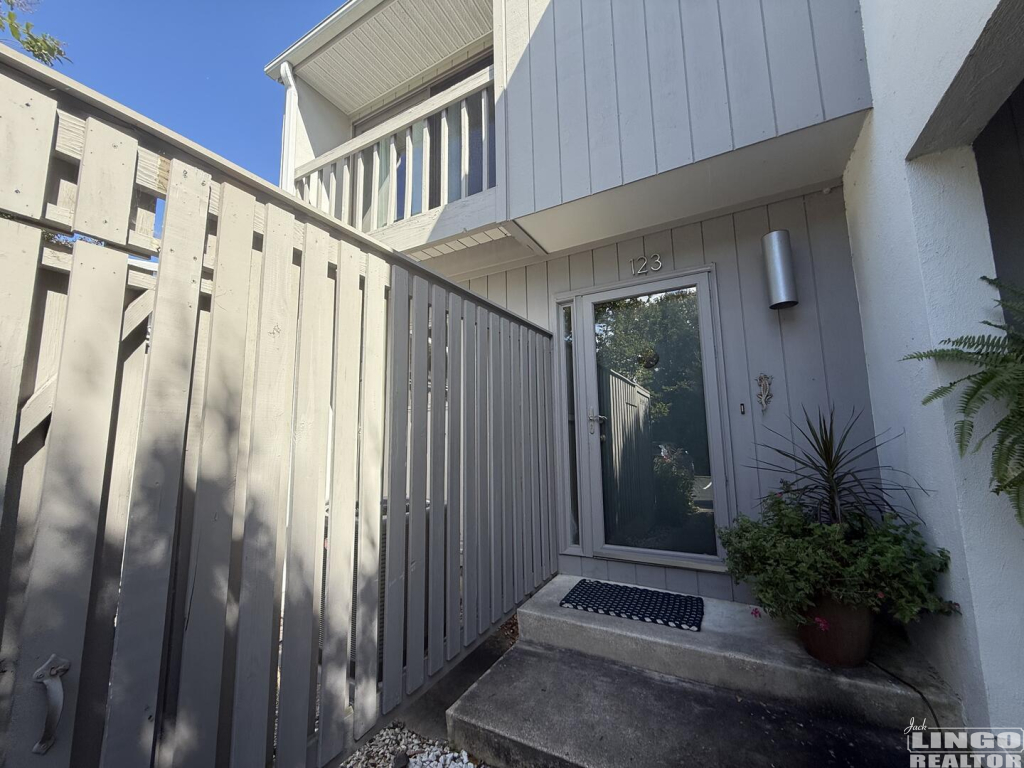 IMG_3892 123 SPRING LAKE   Rental Property