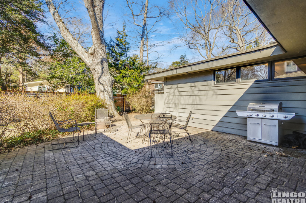 022_img_9260_312 77 OAK AVENUE  Rental Property