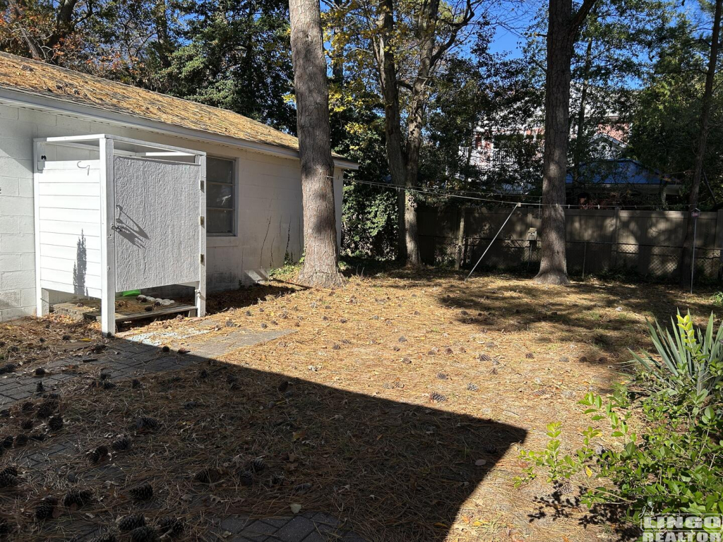 OutdoorShower 105 HICKMAN STREET  Rental Property