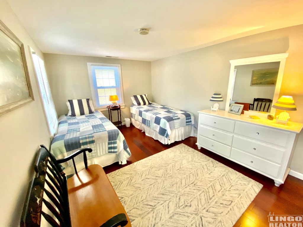105bed5 105 PARK AVENUE  Rental Property