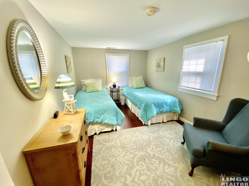 105br4 105 PARK AVENUE  Rental Property