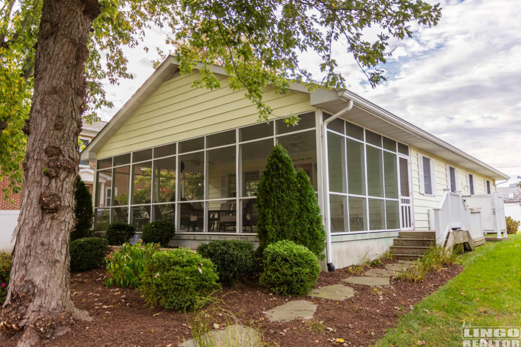 8m8a6292-hdr-327countclub-web 327 COUNTRY CLUB DRIVE  Rental Property