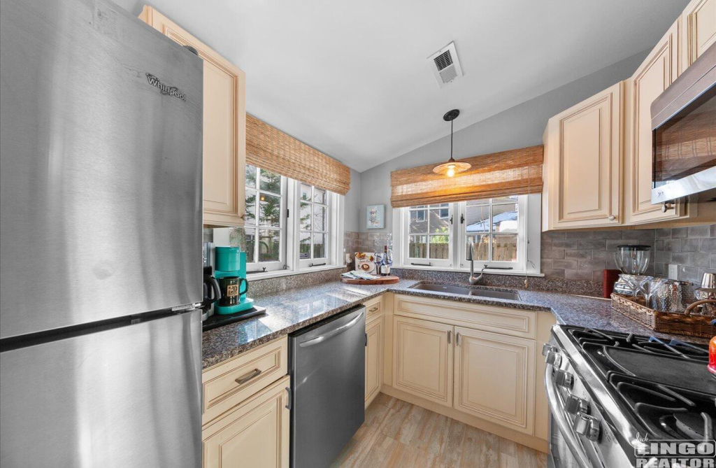 15 54 KENT STREET  Rental Property