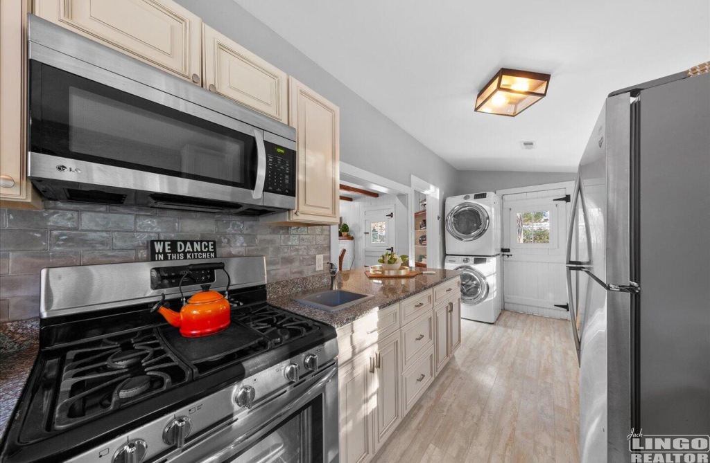 16 54 KENT STREET  Rental Property
