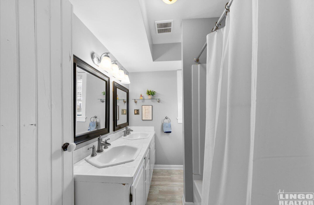 18 54 KENT STREET  Rental Property