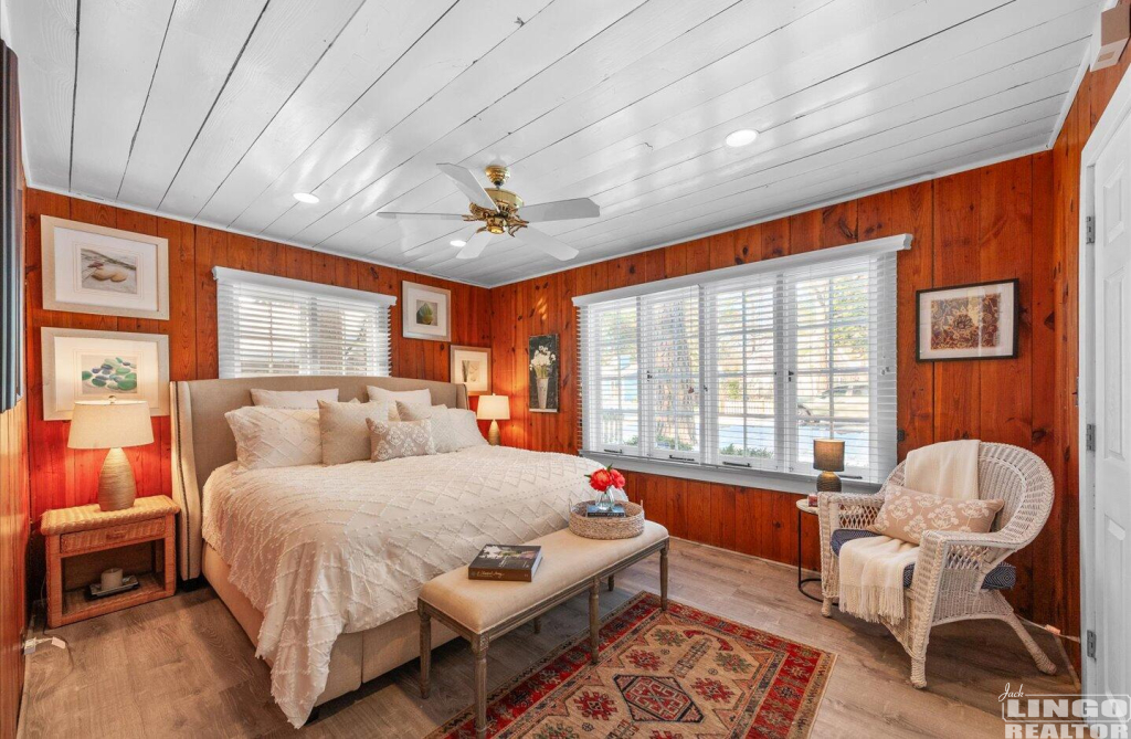 22 54 KENT STREET  Rental Property