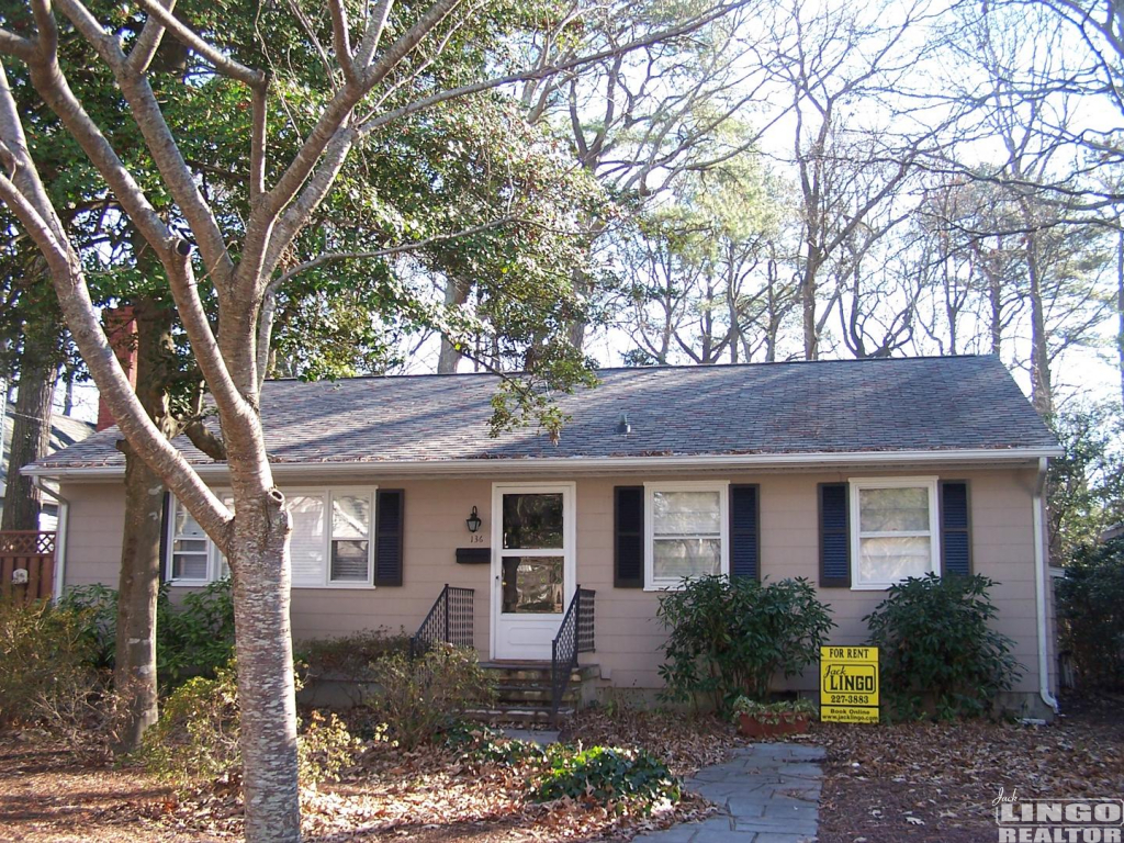 136_Columbia_Ext Seasonal Rentals 136_Columbia_Ext Seasonal Rentals
