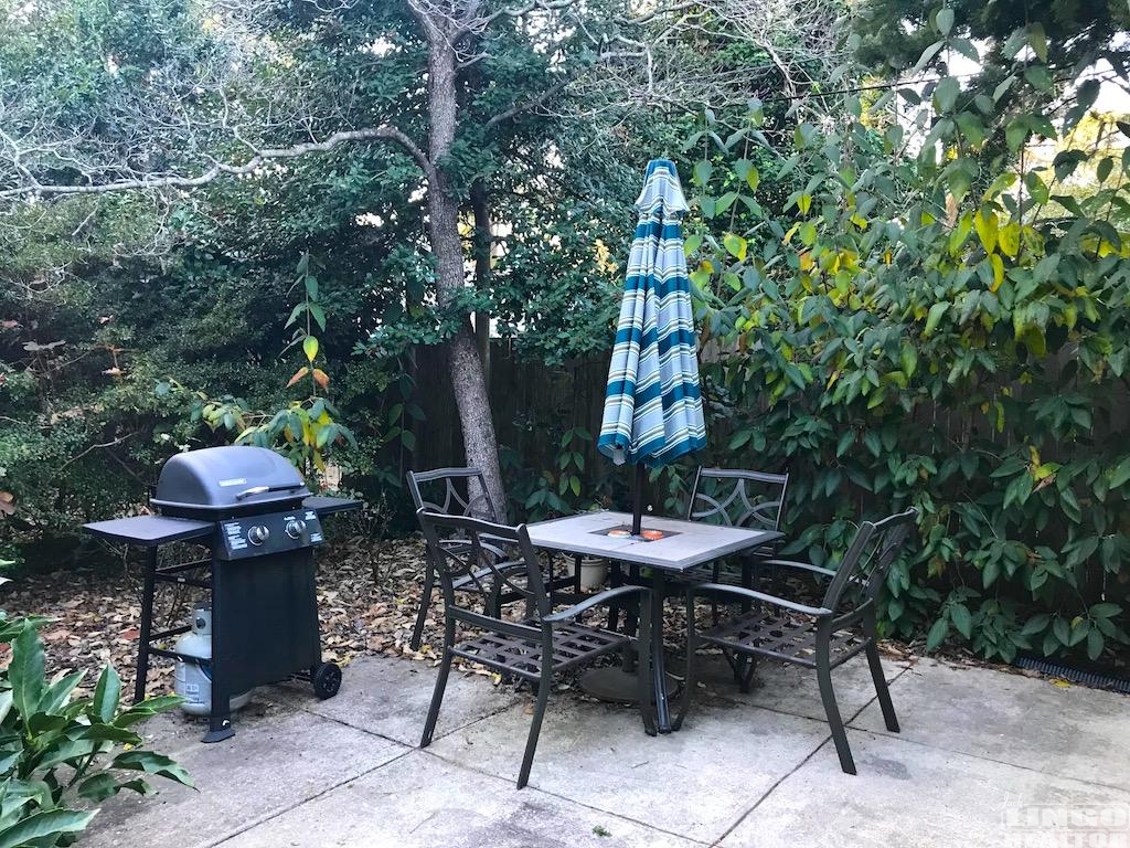 11patio 11 1/2B HENLOPEN AVENUE   Rental Property