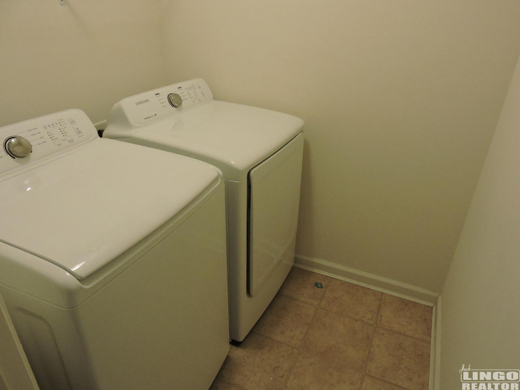 washer146 147 BOBBY'S BRANCH RD Rental Property