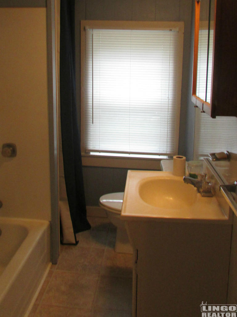 bathroom 320 MULBERRY STREET Rental Property