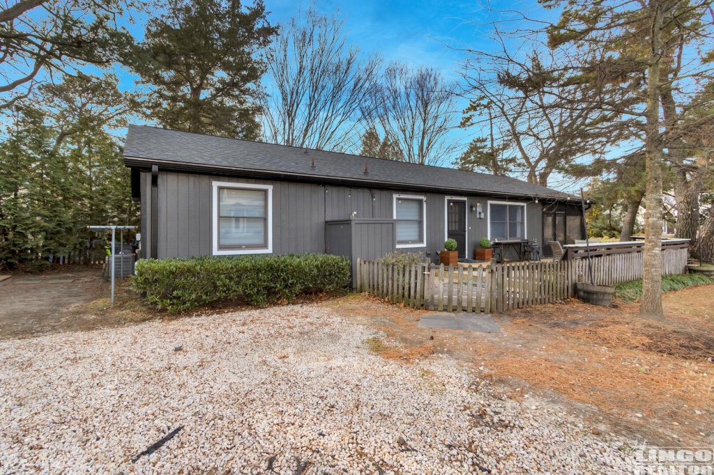 001_img_9195_257 1600 BAYARD AVENUE  Rental Property