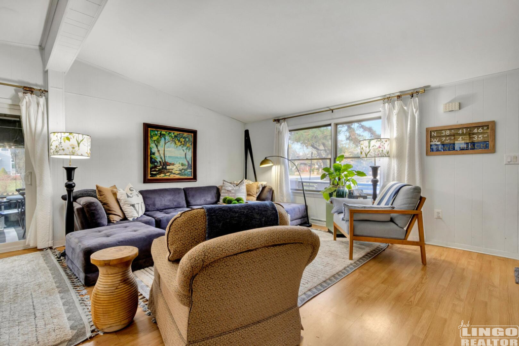 008_img_9216_744 1600 BAYARD AVENUE  Rental Property