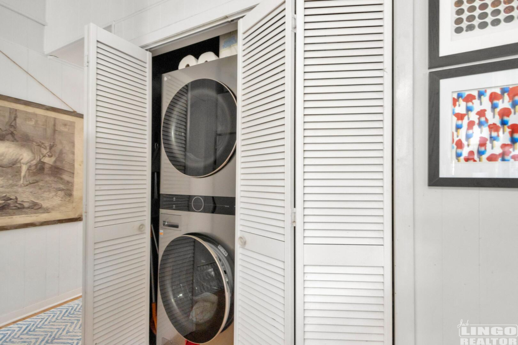 016_img_9240_933 1600 BAYARD AVENUE  Rental Property