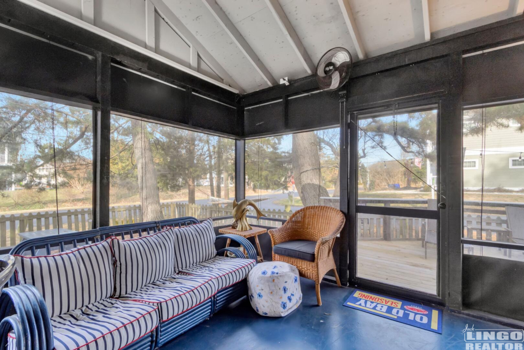 028_img_9276_939 1600 BAYARD AVENUE  Rental Property