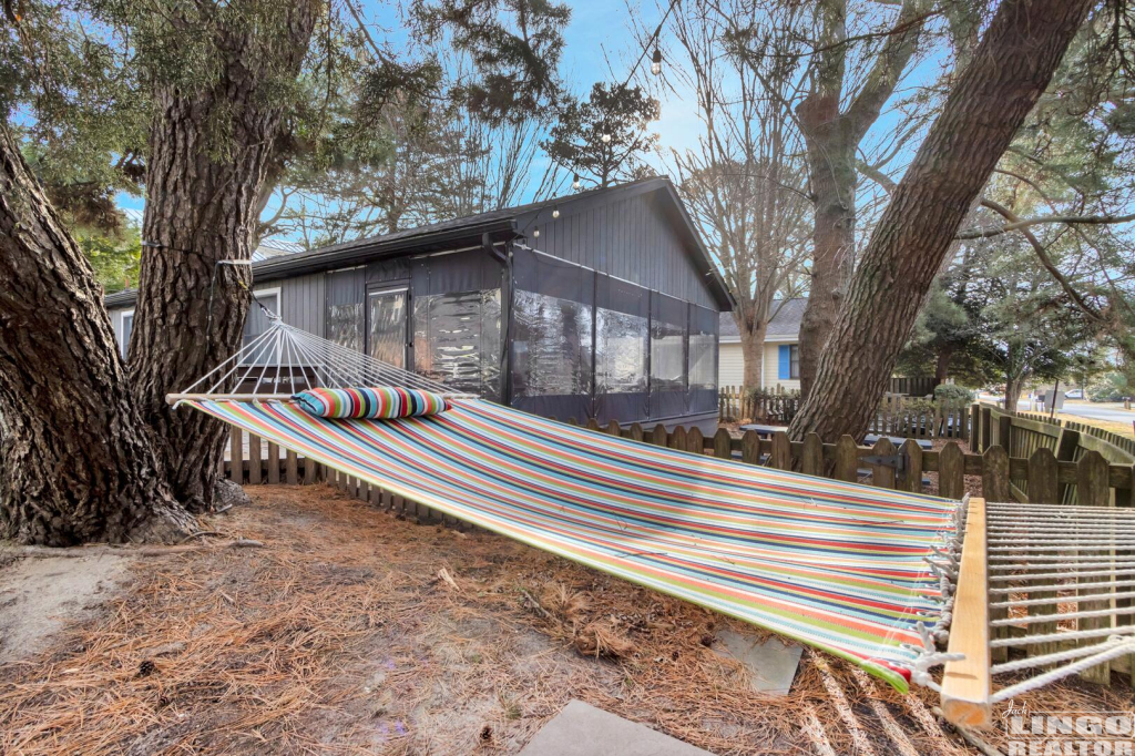 030_img_9282_252 1600 BAYARD AVENUE  Rental Property