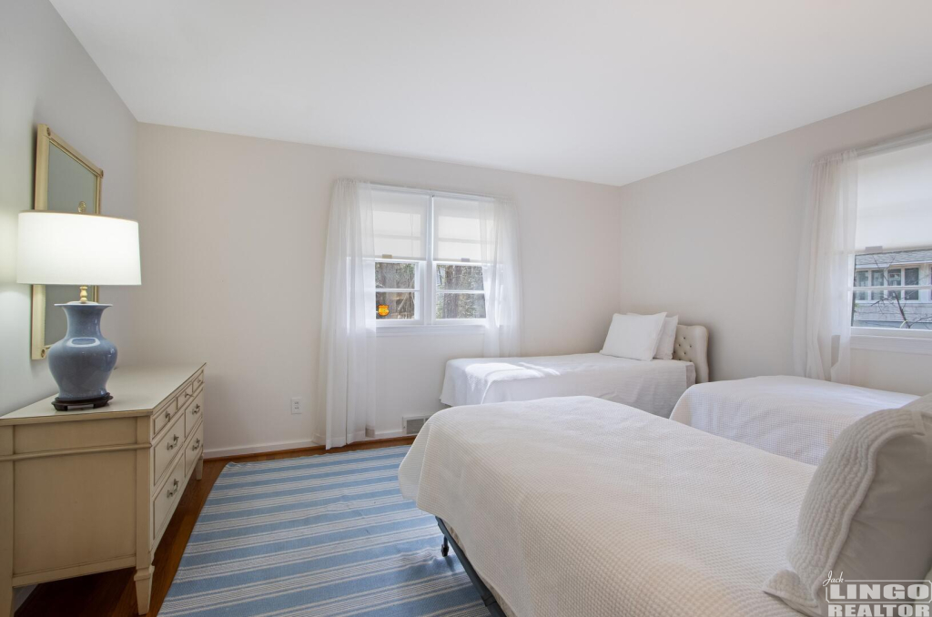 img_9836 38 ROLLING ROAD  Rental Property