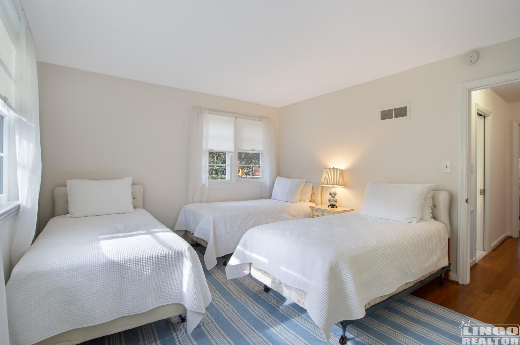 img_9839 38 ROLLING ROAD  Rental Property