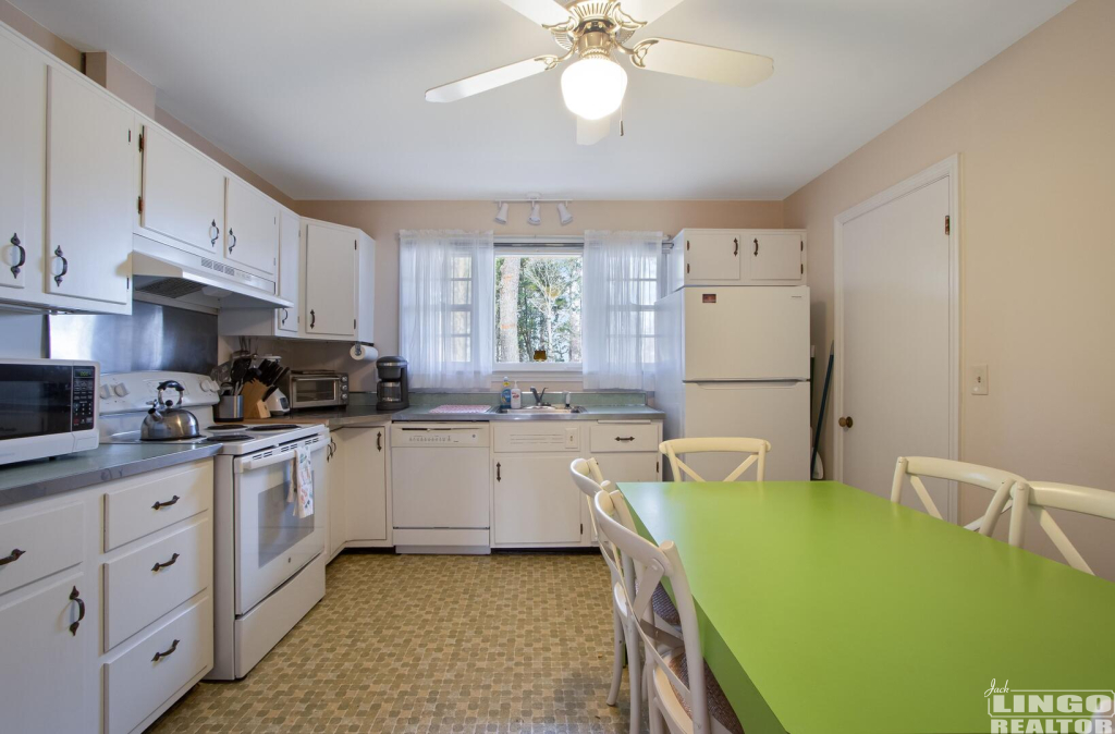 img_9866+(1) 38 ROLLING ROAD  Rental Property