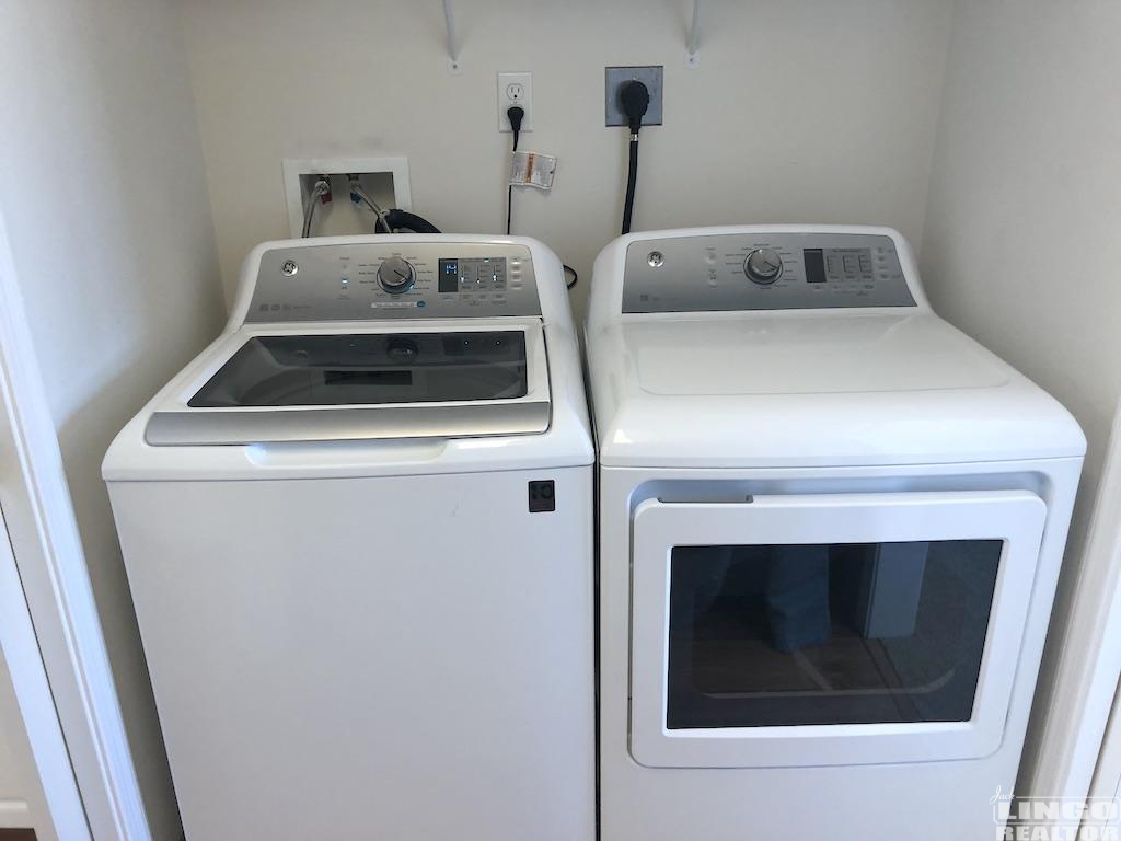 laundry 3600 SANIBEL CIRCLE #3618  Rental Property