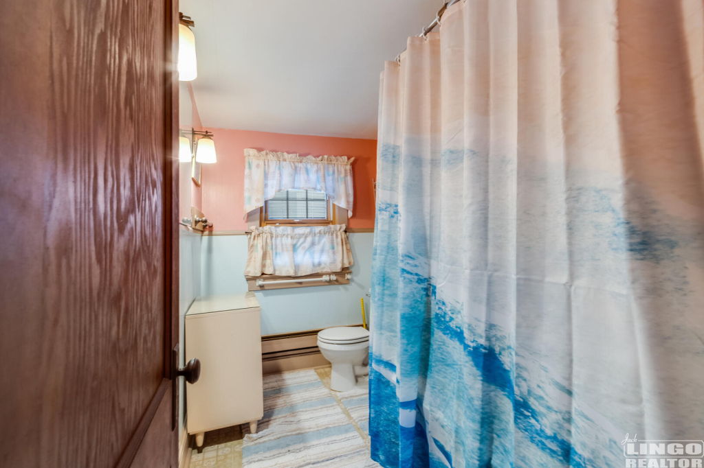 024_img_8825_265 208A HICKMAN STREET  Rental Property